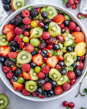 Fresh and Colorful Fruit Salad: A Delightful Recipe!