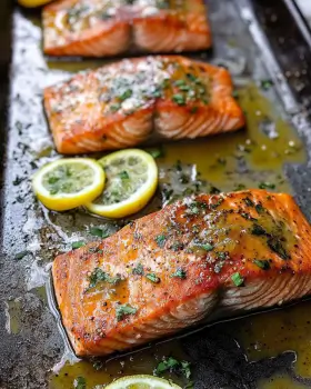 Maple Mustard Glazed Salmon: A Flavorful Delight!